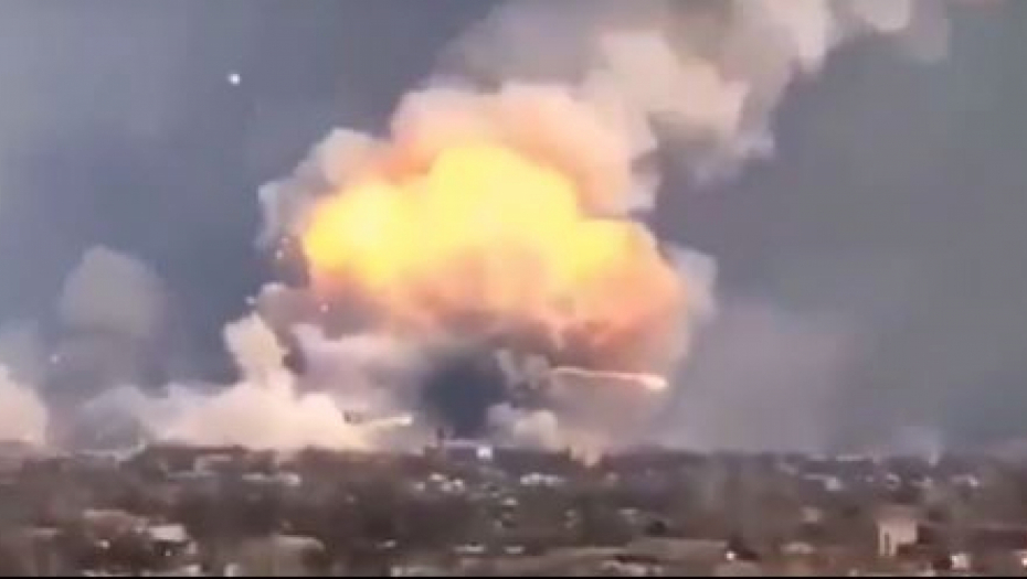 RUSIJA UPOTREBILA NAJMOĆNIJE NENUKLEARNO ORUŽJE NA SVETU "Otac svih bombi" uništio položaje puka "Azov" (VIDEO)