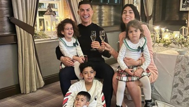 EMOTIVNA PORUKA RONALDA Portugalac objavio fotografiju sa ćerkom: Volim te, zauvek (FOTO)