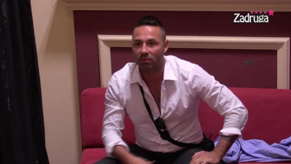 PEVANJE, SNIMANJE P*RNO FILMOVA, VENČANJE U LAS VEGASU Sandi Kojić otvorio dušu o svom životu pre Zadruge