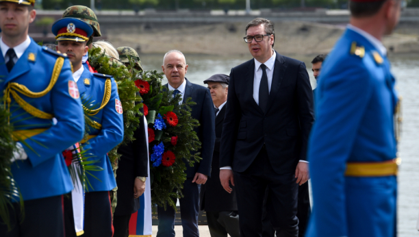 PREDSEDNIK NA CEREMONIJI DANA SEĆANJA NA ŽRTVE HOLOKAUSTA Vučić: Dužni smo svojoj deci mir i stabilnost!
