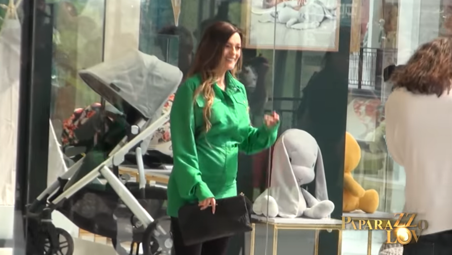 NAJSREĆNIJA SAM NA SVETU Pevačica sa sinom ofabrala jaja, priznala da više nema nijednu želju