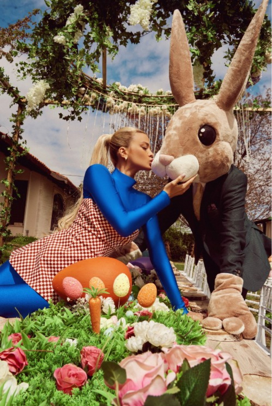 EMOTIVNA Milica Pavlović u intervjuu za Alo! otkriva prva sećanja na detinjstvo i Uskrs: Kupala sam se u kadi punoj latica ruža