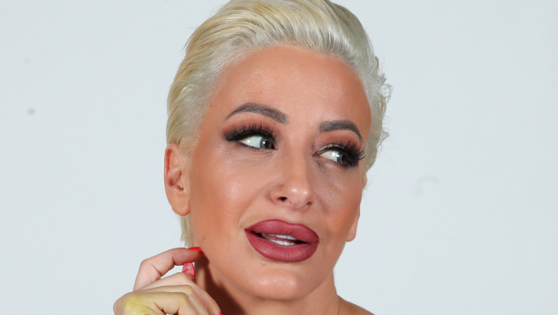 ZVALA VIOLETINOG MUŽA 20 PUTA U POLA PET UJUTRU Dušica Jakovljević odala najveću tajnu, javila joj se Miljkovićeva i pitala je samo jednu stvar