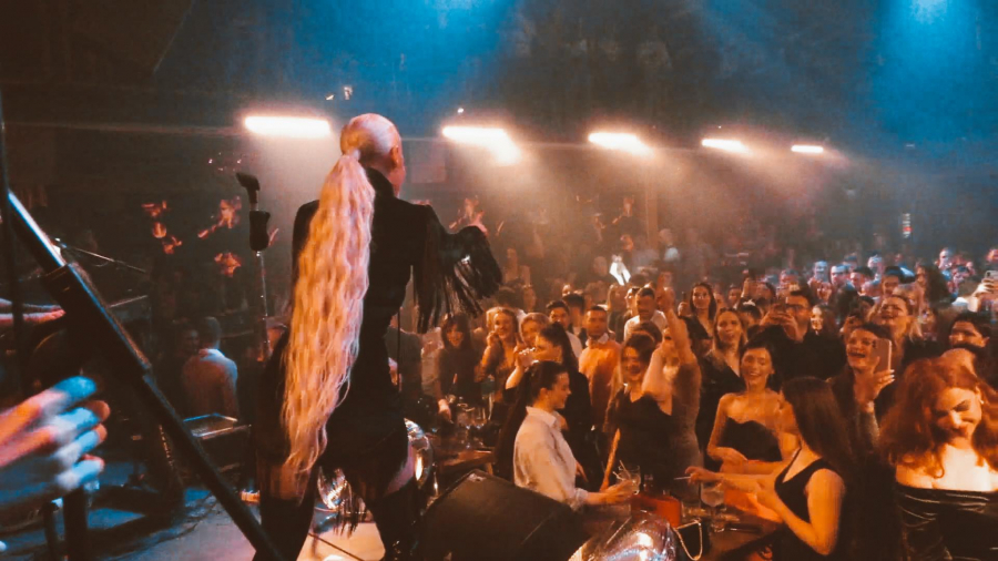 DEO SAM LGBT POPULACIJE Nataša Bekvalac o SAD turneji, deci i ljubavnom životu za Alo!