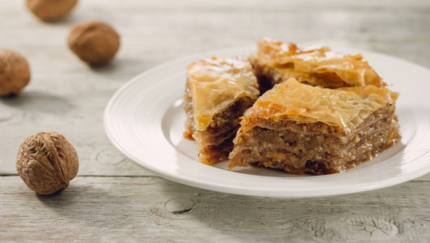 OVO JE NAJBOLJI RECEPT ZA BAKLAVU Topi se u ustima, bolju nikada niste probali