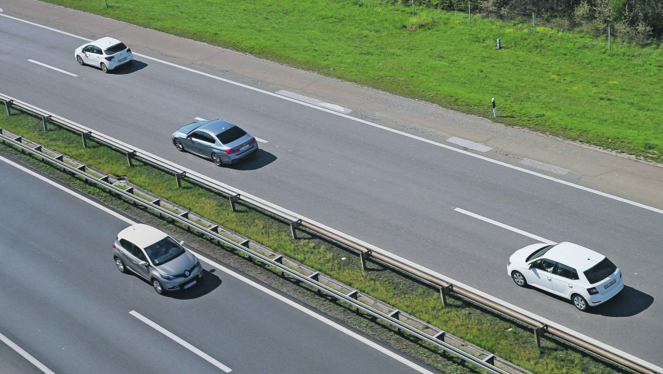 (SPISAK) U SRBIJI JE NA SNAZI NOVI SISTEM KONTROLE BRZINE Na 50 lokacija duž auto-puta kamere koje snimaju vezivanje pojaseva i korišćenje mobilnih tokom vožnje!