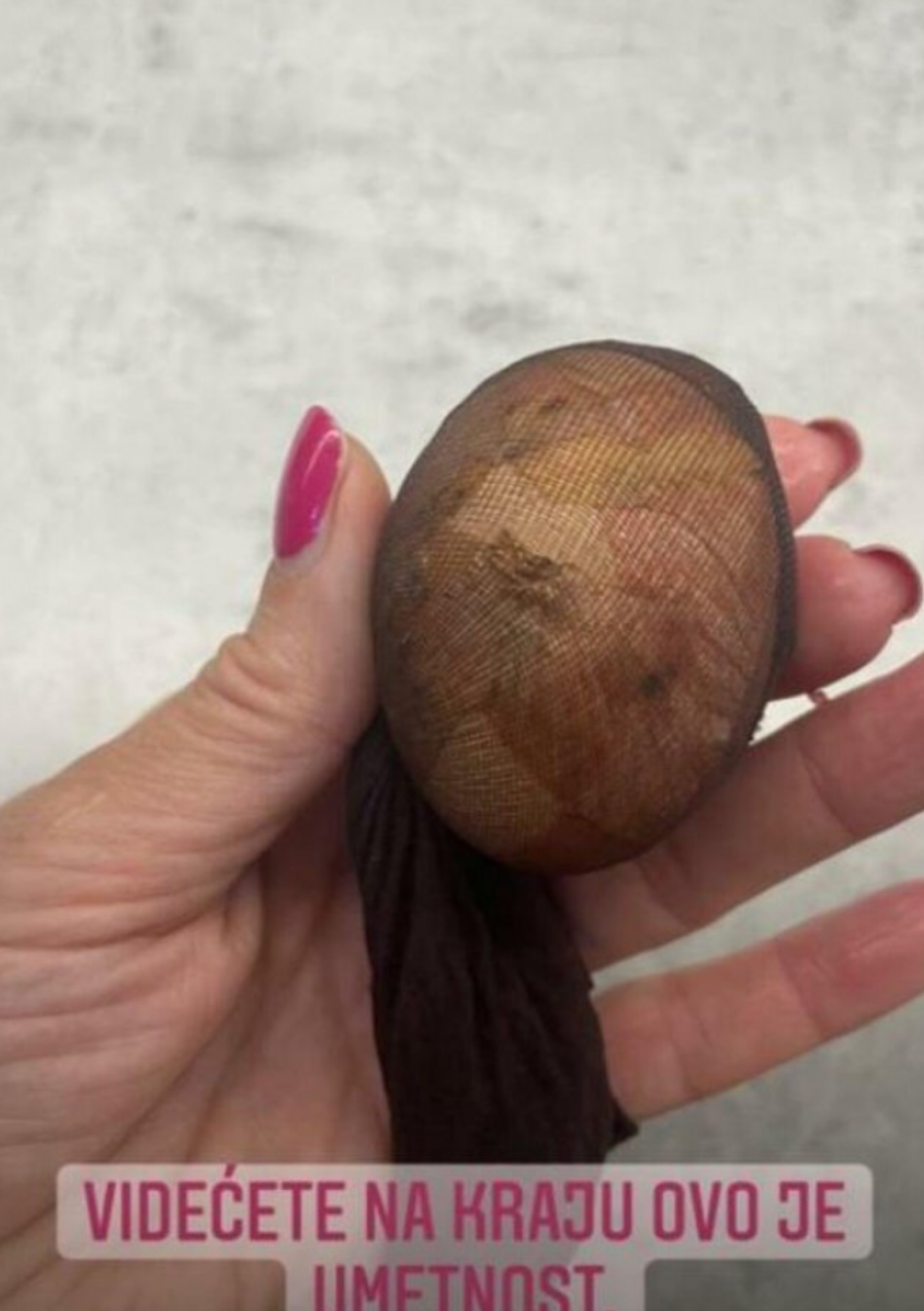 PRVI USKRS BEZ MARINKA Slavica Rokvić podelila na mrežama njenu tehniku farbanja jaja