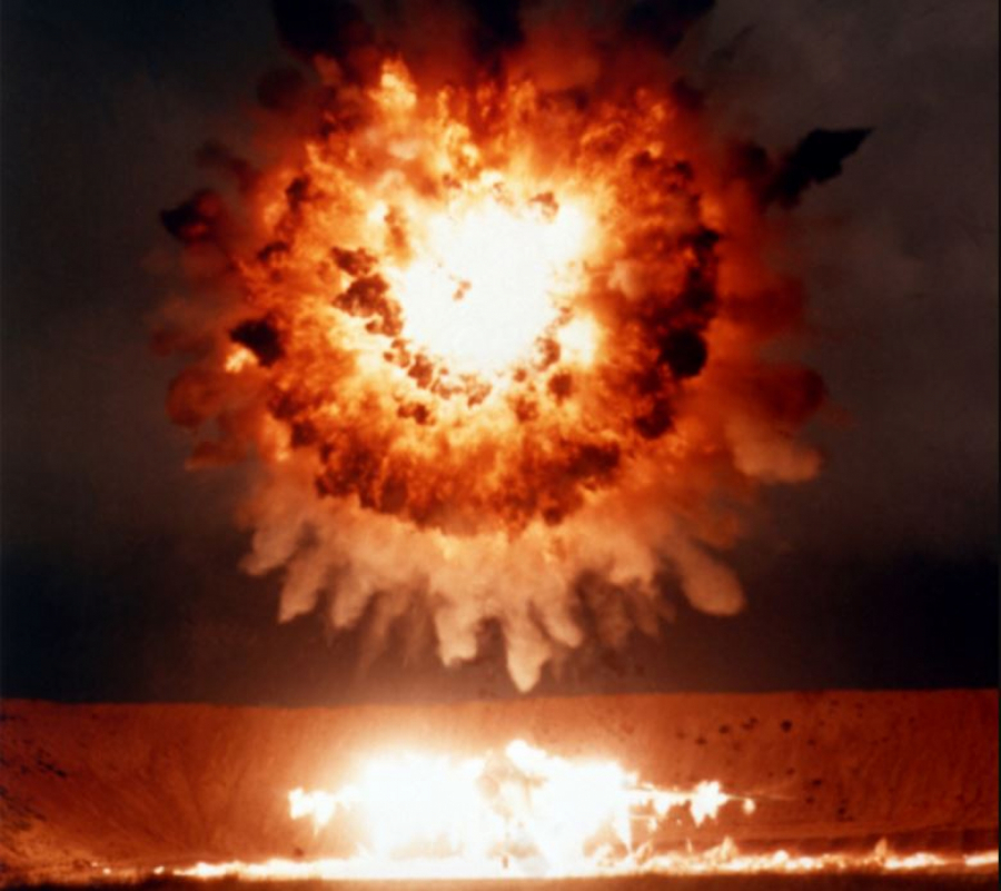 UŽASAN PRIZOR KRVI I KOSE LJUDI I DECE NA ZIDOVIMA Američki pilot o osiromašenom uranijumu: Rođeni otac mi je umro od raka