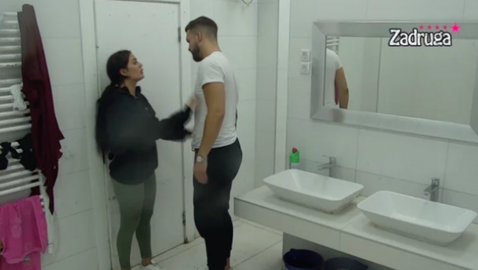 ODZVANJA BELA KUĆA Osmakčić i Viki zaratili kao nikada do sad, pljuštale teške reči: Ti tražiš samo se*s