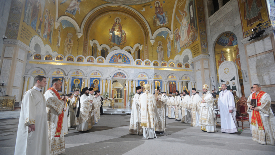 OVO JE ISTORIJSKA ODLUKA SPC "Nanet težak udarac Vaseljenskoj patrijaršiji"