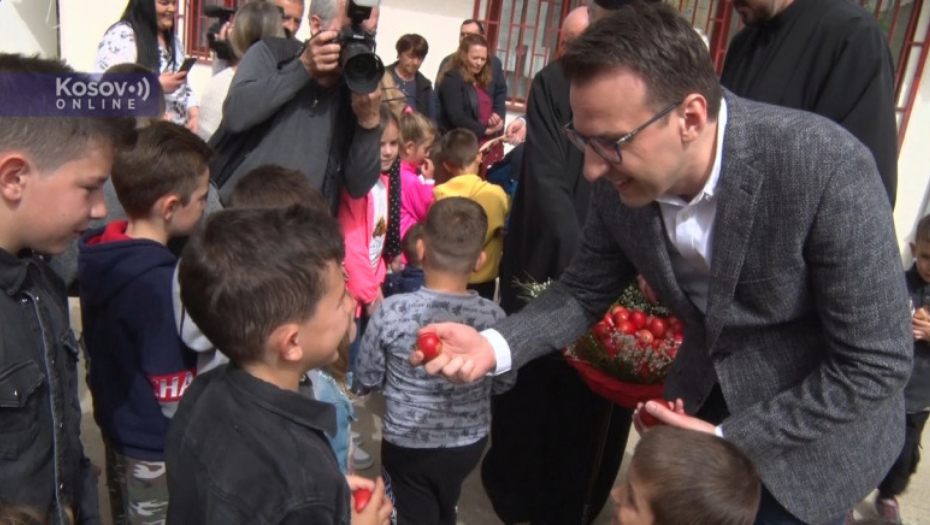 SVOJI NA SVOME, NA KOSMETU ZA VASKRS Petar Petković u selu Banje: Iskušenja su velika, ali tu smo da gradimo mir (FOTO/VIDEO)
