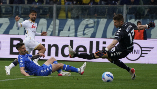 POMRAČENJE U NAPULJU I ZBOGOM SKUDETU Napoli vodio 2:0 do 80. minuta, a onda je Empoli pokazao šta je fudbal