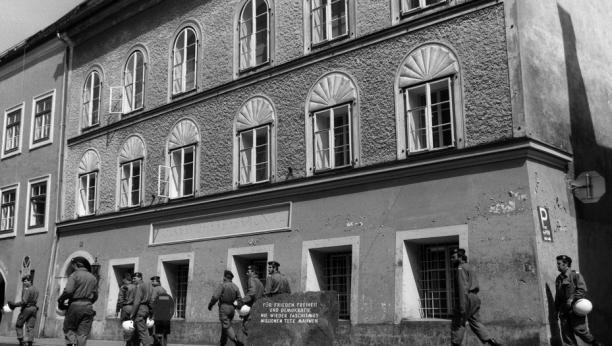 HOĆE LI SE RUŠENJEM KUĆE SRUŠITI MIT Milioni evra za transformaciju Hitlerove kuće (FOTO)