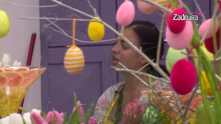 BOLESNO JE DA SE VAS DVE DRUŽITE Ša urnisao Sanju i Anu, Grujićeva odbrusila  svim zadrugarima