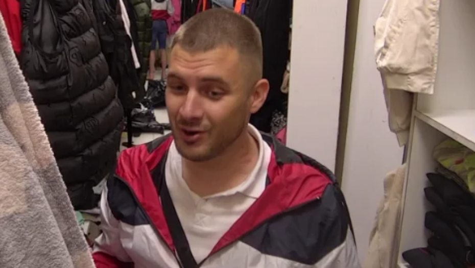 ZABORAVIO OBEĆANJE, PA IPAK PRIŠAO MIMI Gruja se obratio Mimi u nadi da će se malo više zainteresovati za njega