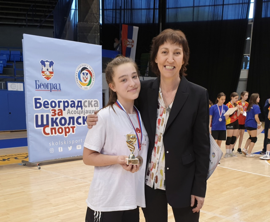 USPEŠNO ZAVRŠENA RUKOMETNA LIGA Takmičili se đaci osnovnih i srednjih škola