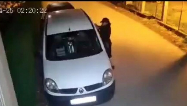 SIGURNOSNE KAMERE SNIMILE DRSKU PLJAČKU Žena u Borči nasred ulice obila auto (VIDEO)