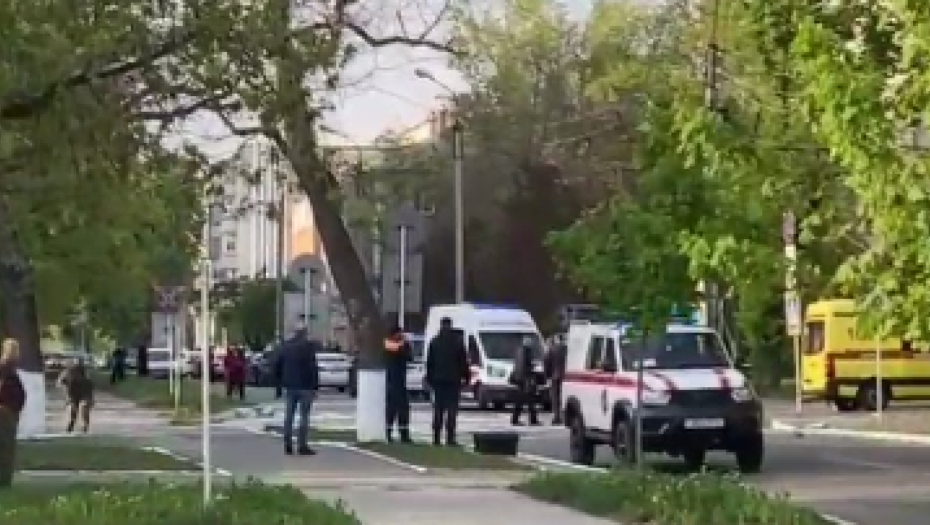 OTVORENA VATRA IZ MINOBACAČA Serija eksplozija ispred zgrade ministarstva, saobraćaj obustavljen - totalni haos u Tiraspolju (VIDEO)
