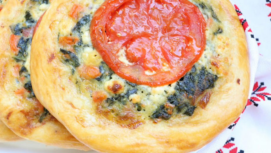 SPECIJALITET DOMAĆE KUHINJE Pitica sa spanaćem i sirom, božanstven ukus (VIDEO)