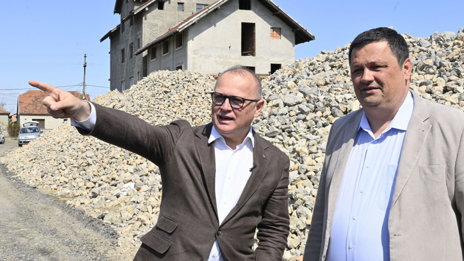 VESIĆ: Radovi na nadvožnjaku biće završeni u maju (FOTO)