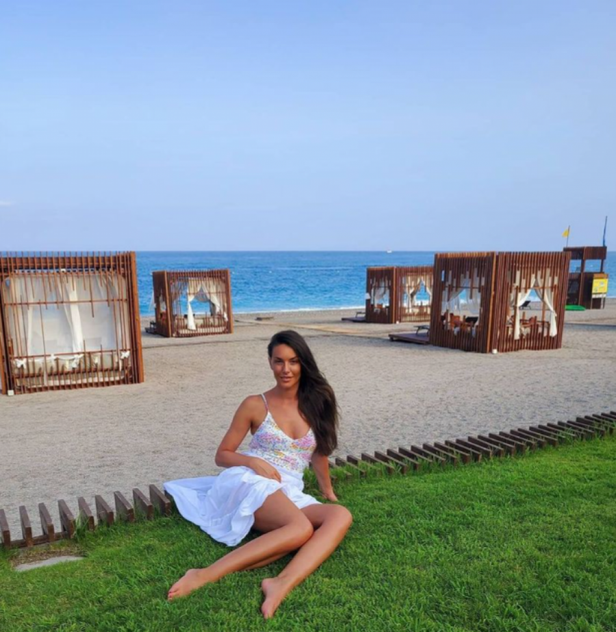 BRAK JOJ PROPAO ZA GODINU DANA Voditeljka se udala na Dominikani: Suprug i ja smo prevarili jedno drugo