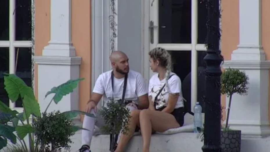 VIDEĆEŠ KAD BUDEM NAŠLA NOVOG DEČKA Aleks zapretila Dejanu raskidom, a ovako je Dragojević reagovao pred svima (VIDEO)