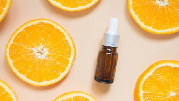 Pun vitamina C: Napravite serum od pomorandže koji sprečava bore