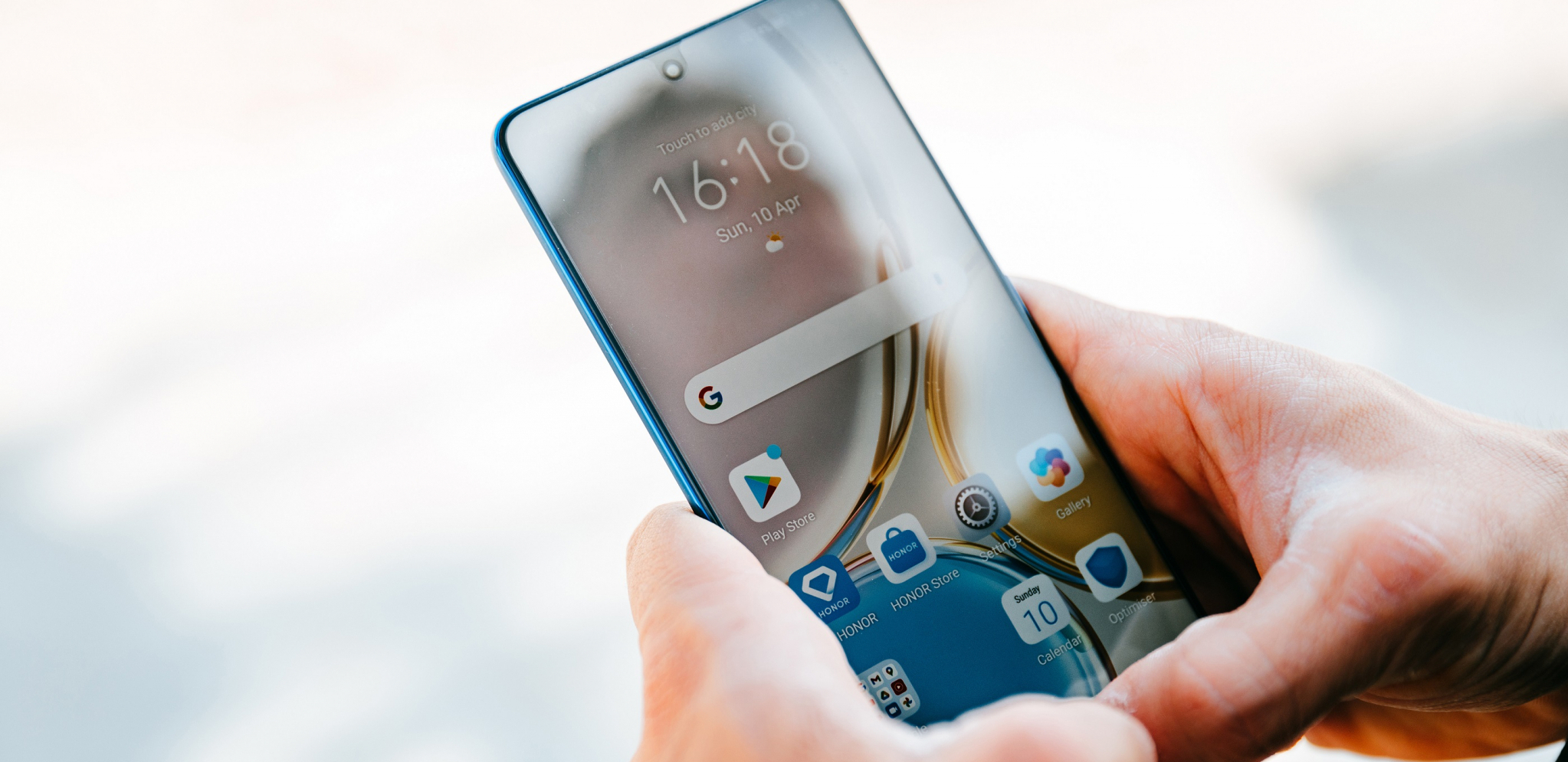 HONOR Magic4 Lite 5G dostupan korisnicima u Srbiji