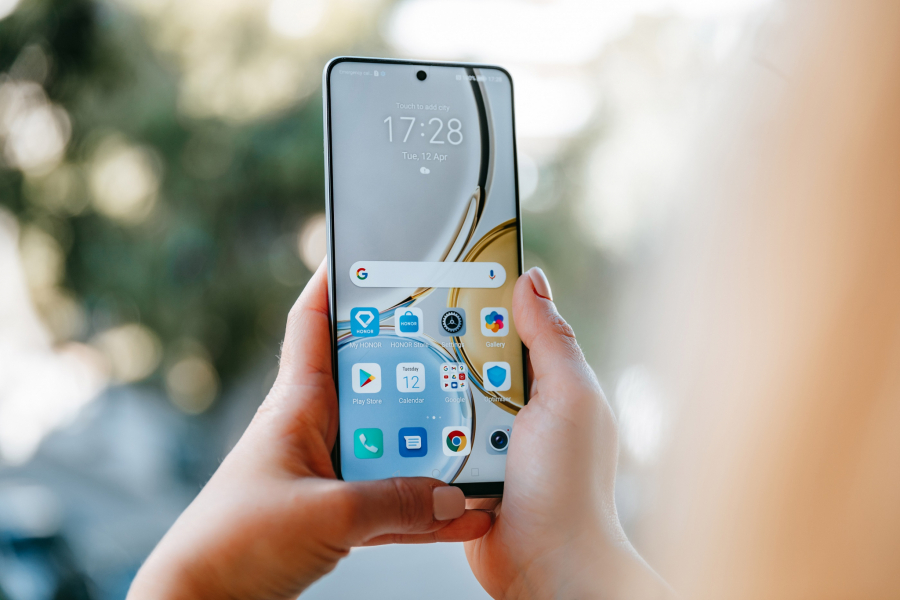 HONOR Magic4 Lite 5G dostupan korisnicima u Srbiji