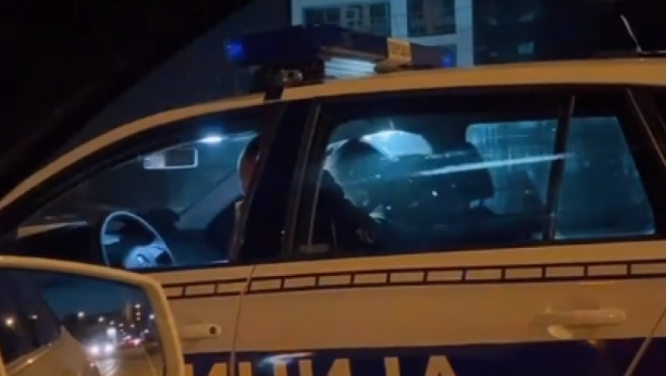 SA PREKO DVA PROMILA JURIO 200 NA SAT Beogradska policija zaustavila alkoholisanog vozača, on ih napao!