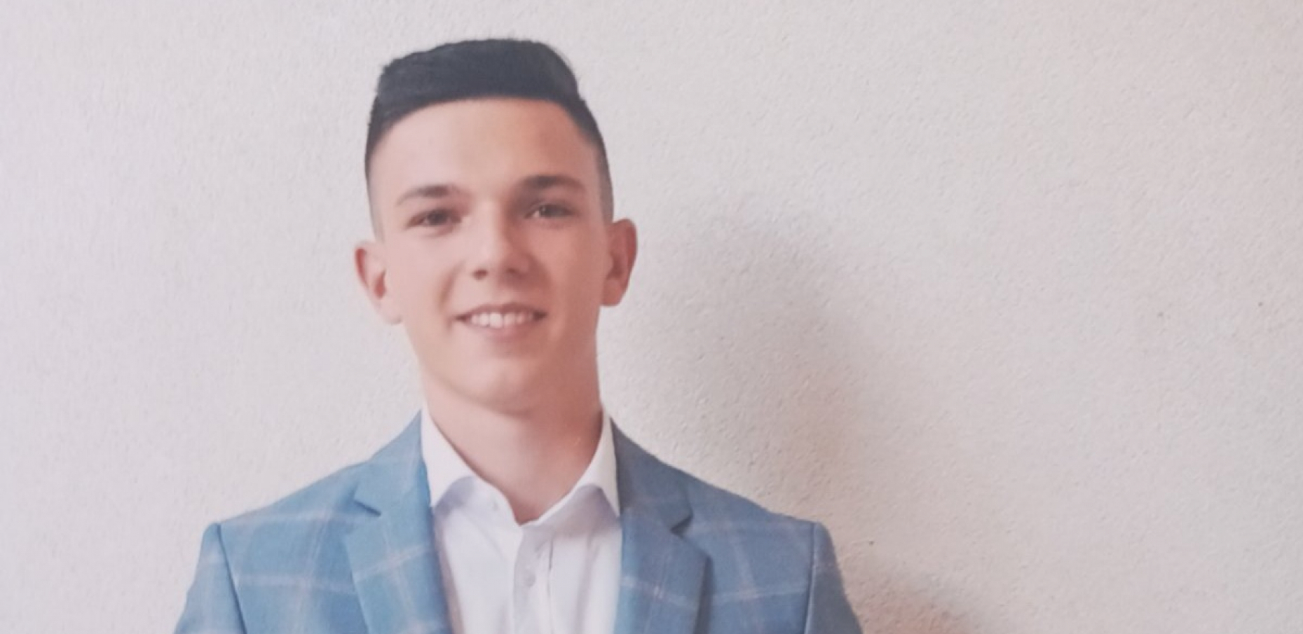 ZALUTALI METAK POGODIO NIKOLU (18) DOK JE SEDEO U DVORIŠTU Momak iz Priboja pao kao pokošen, od zdravog mladića za samo par sekundi ostao invalid