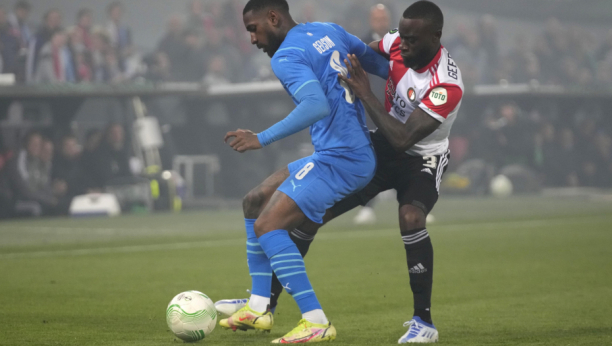 LUDNICA U ROTERDAMU Fejenord za tri minuta postigao dva gola, a onda su Francuzi dodali gas - 4 gola za 45 minuta na "De Kajpu" (VIDEO)