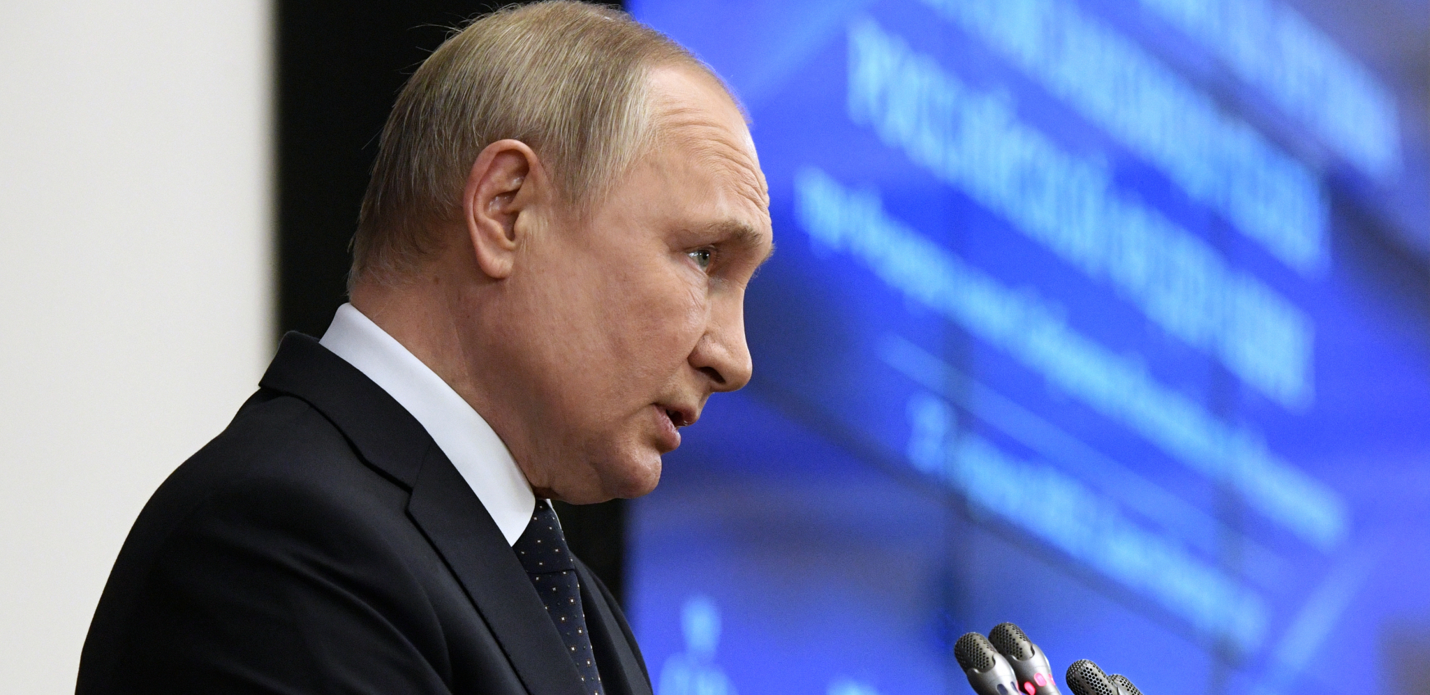 "DRUGOVI, IMA LI NEKO NEKI PREDLOG?" Putin na sastanku u sedištu rodova vojske (VIDEO)