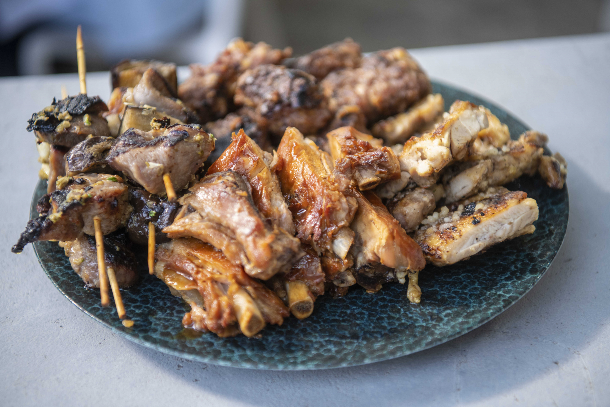 PLATA PREKO HILJADU EVRA, A BEOGRAD PUN OGLASA: Ove zanatlije vrebaju i stranci