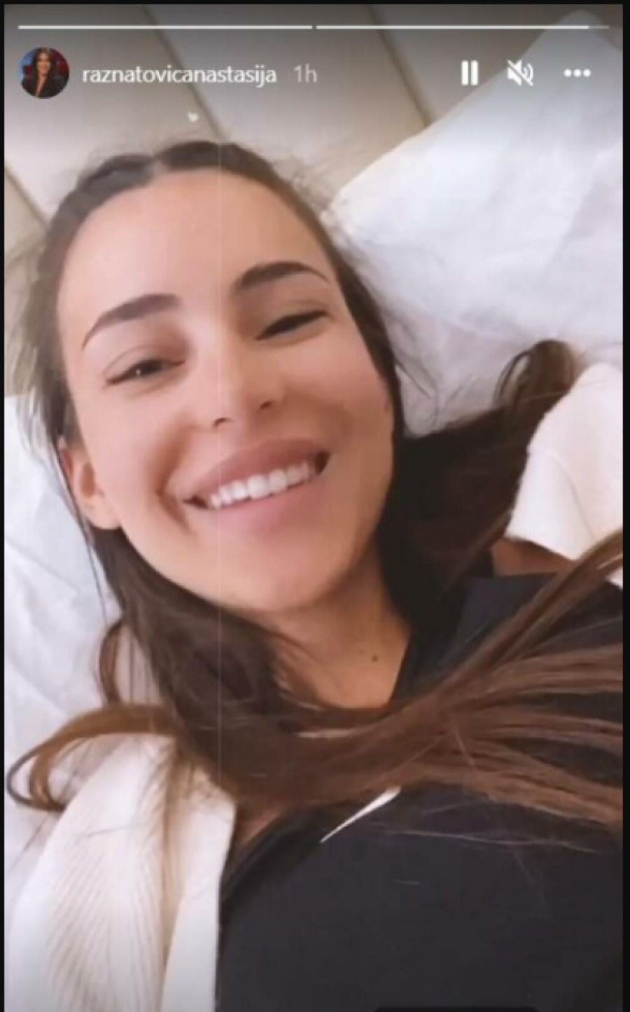 ANASTASIJA NE KRIJE LJUBAV SA GUDELJOM Pevačica objavila fotografiju iz fudbalerovog doma, a jedan detalj je privukao posebnu pažnju (FOTO)