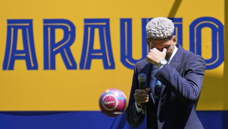 ARAUHO RAZBESNEO NAVIJAČE "Barsa nije važnija od reprezentacije"