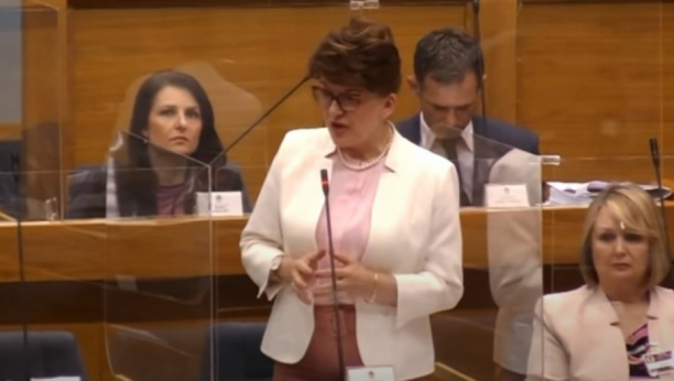 BROJKE ZA GINISA U REŽIJI ZORE VIDOVIĆ Ministarka finansija RS napala nepoželjne firme iz Srbije, a one im pune budžet