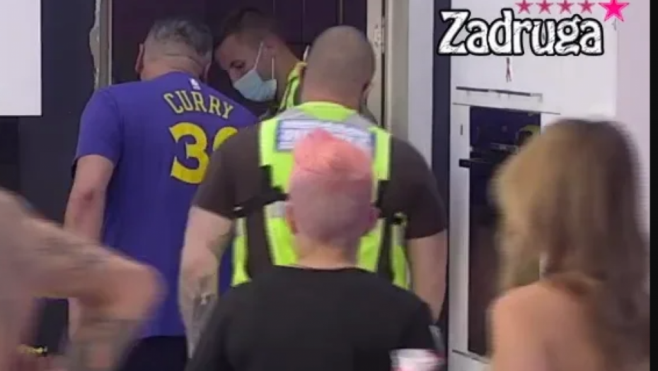 JE*EM TI TATU U INVALIDSKIM KOLICIMA Sramotno ponašanje Mikija Đuričića, najgnusnije izvređao cimerku, obezbeđenje reagovalo (FOTO)