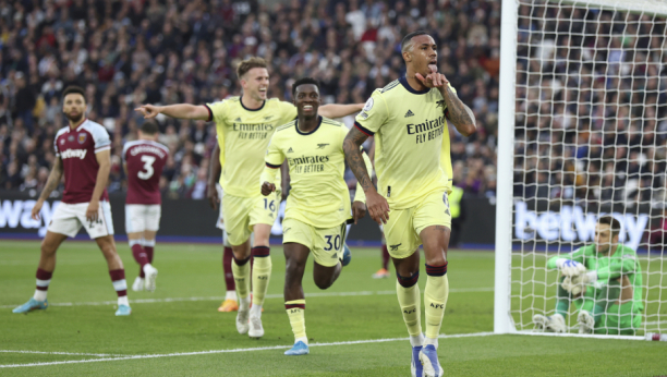 ARSENAL GRABI KA LIGI ŠAMPIONA London obojen u crveno, štoperski tandem vratio "tobdžije" na četvrto mesto