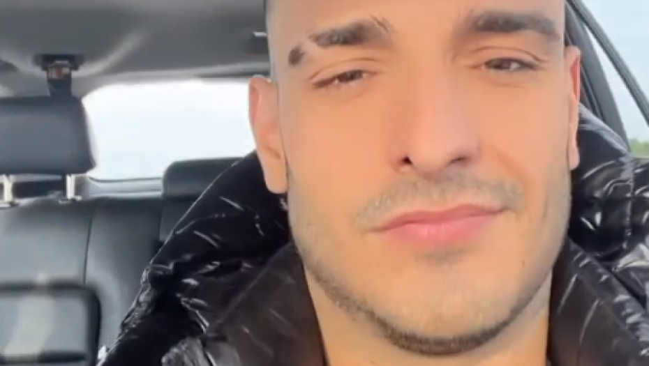 DARKO LAZIĆ NASTAVLJA SA HAOSOM NA PUTU Snimao dete kako sedi za volanom, dok je auto u pokretu