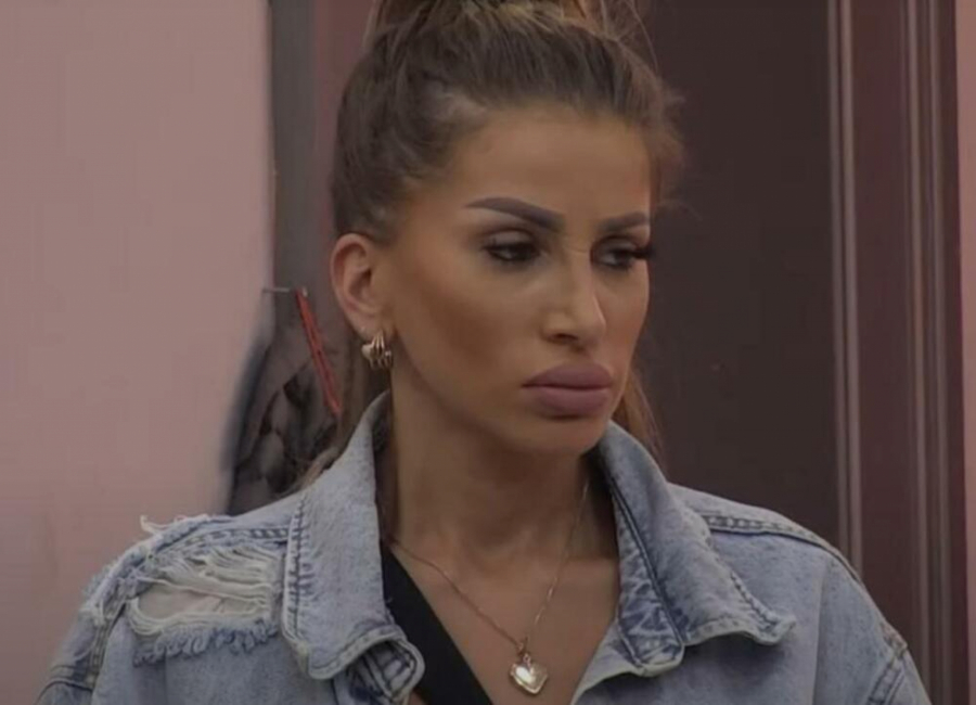 DALILA JE BEZGREŠNA, SVI ŽELE DA BUDU ONA Ovako Emina Mujić brani ćerku nakon svih skandala, zadrugarkina majka dobila ponudu koja se ne odbija