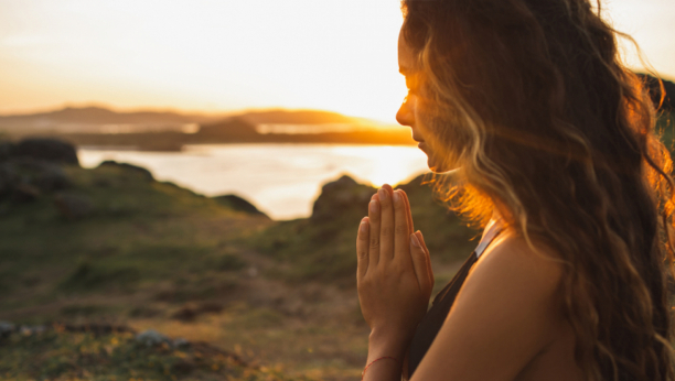 HOROSKOP ZA UTORAK, 10. MAJ Ovnove očekuje romantičan susret, Rakove veliki korak napred u karijeri, Blizance pad imuniteta