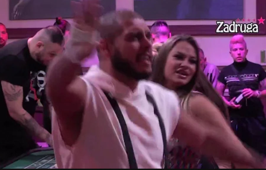 SA CARA PREŠLA NA DEJANA? Dragojević slavi raskid, Ana se ne odvaja od njega, Aleks pobesnela (FOTO)