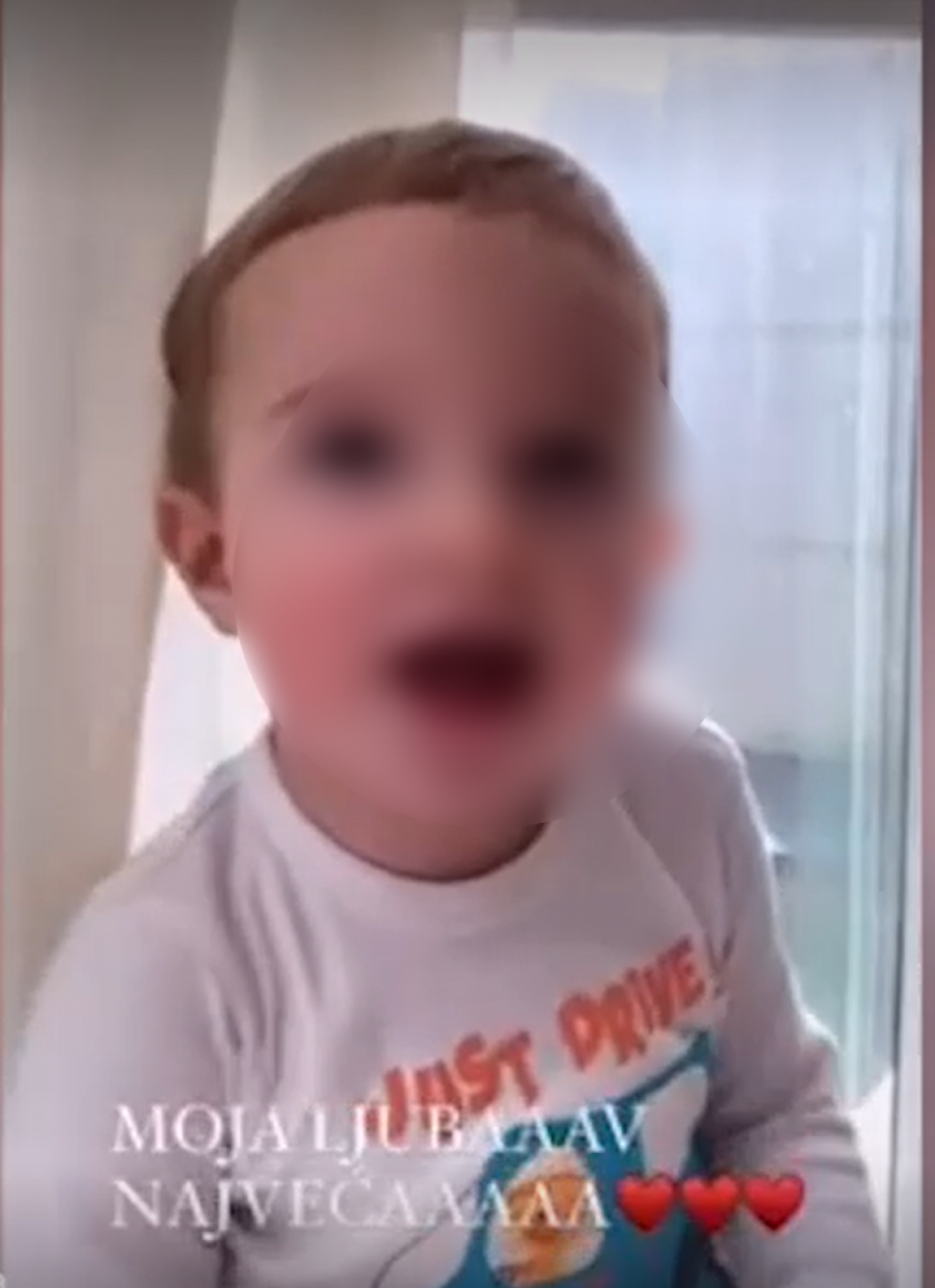 TASO, VOLIM TE Cecin unuk raznežio sve porukom koju je uputio Anastasiji