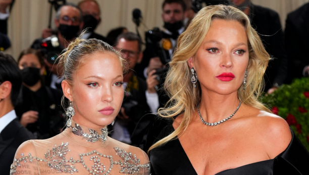 SVI U NEVERICI ZBOG BIVŠE DEVOJKE DŽONIJE DEPA Niko ne može da veruje na šta liči, kakav šok (FOTO)