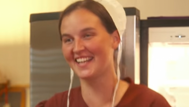 SARA JE IZ AMIŠKE PORODICE I PRVI PUT JE BILA KOD FRIZERA: Kada su je sredili, jedva su je prepoznali, a ona je ostala bez reči