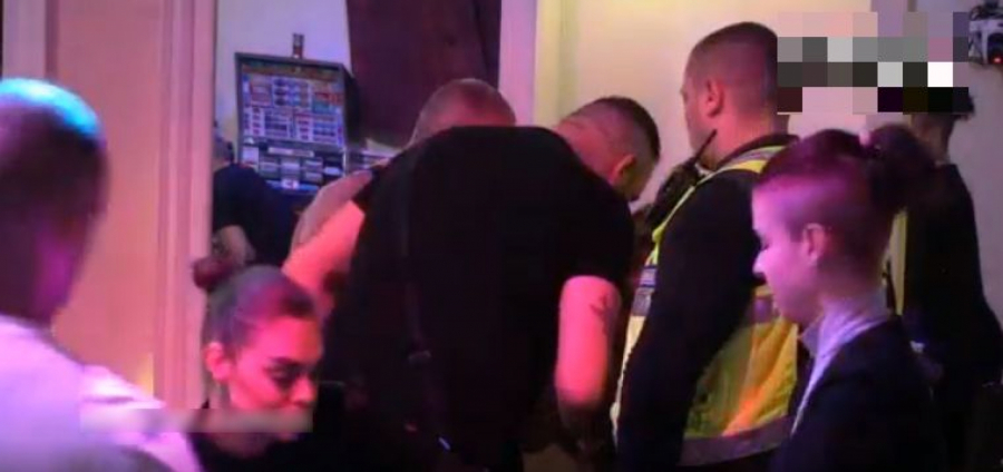 DALILA UDARALA FILIPA I GURALA MU PRSTE U OČI Kamera zabeležila stravične scene u Zadruzi, Car pretio da će je udaviti