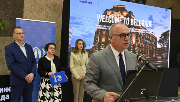 BEOGRAD PRUŽA PODRŠKU I POMOĆ Otvoren infocentar u Domu omladine za izbeglice iz Ukrajine (FOTO)