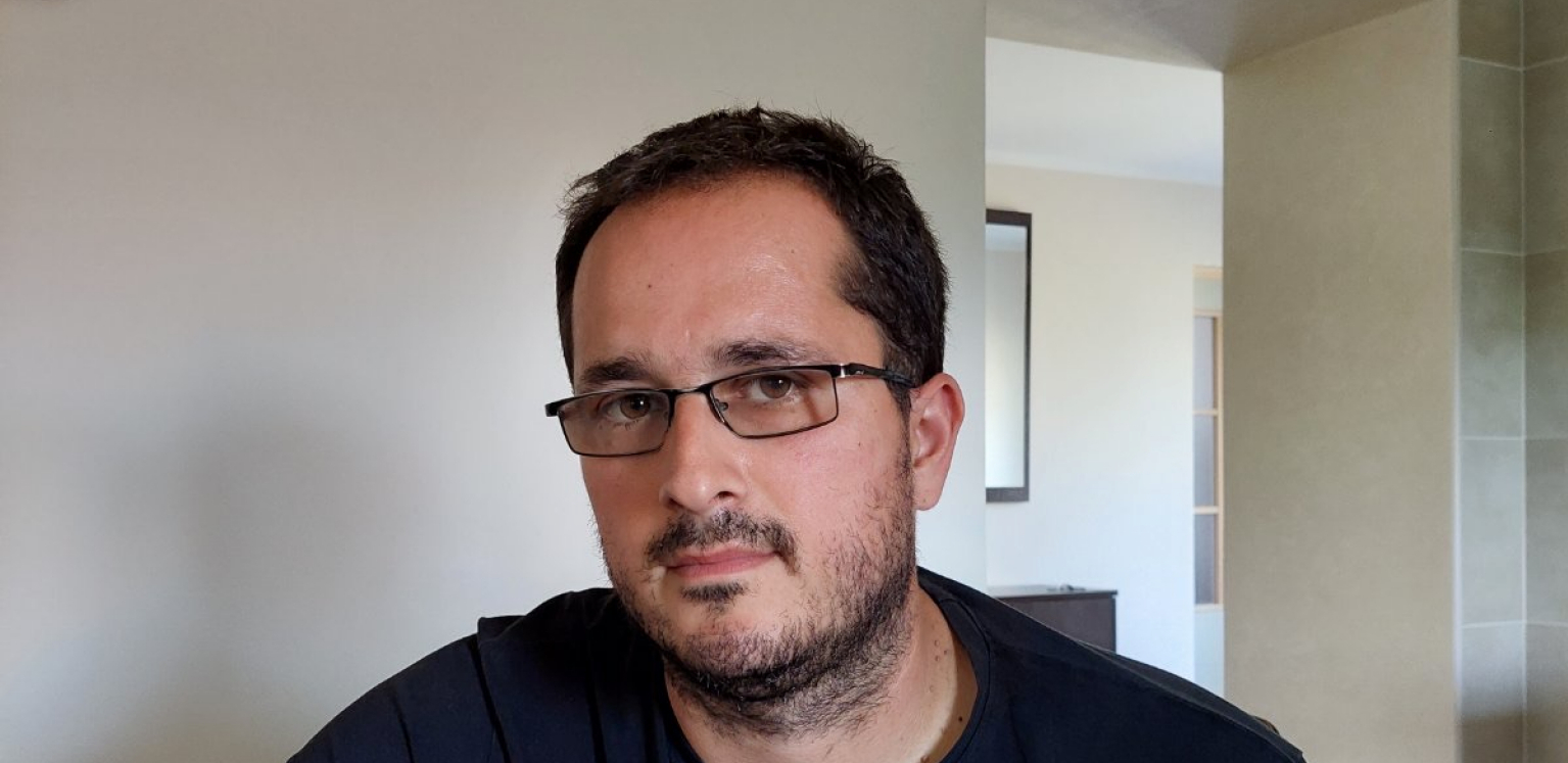 STRAŠNO! Očajni otac kome je bivša žena odvela ćerke pre tri godine praznike je proveo u suzama: Da još jednom zagrlim decu, pa da umrem