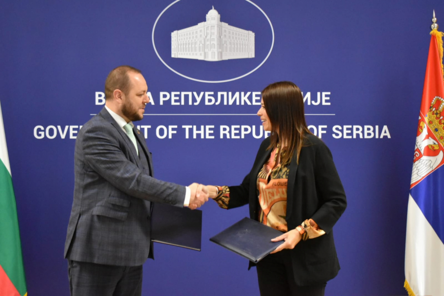 VUJOVIĆ I SANDOV POTPISALI SPORAZUM  Unapređenje saradnje Srbije i Bugarske u oblasti zaštite životne sredine